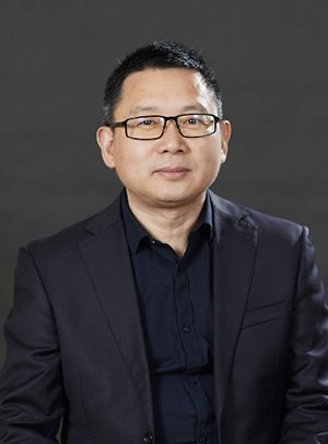 行业背景多样